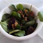 Spinach, watercress and rocket salad with figs and walnuts