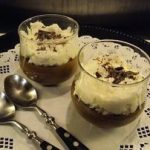 Chocolate mousse with coconuts