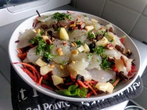 Salad with Jerusalem artichoke