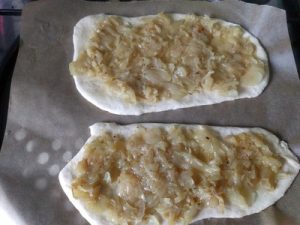 Thin onion tart 32