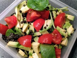 Salad with purslane, black lentils and smoked salmon 32
