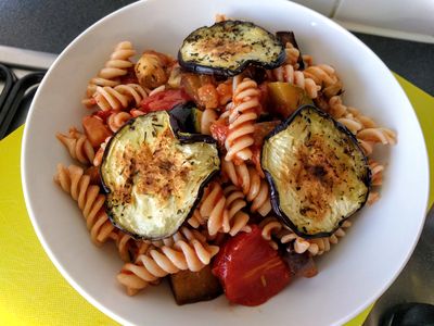 Brown rice pasta with courgette and eggplant 42