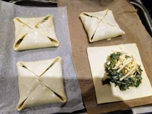 Puff pastry parcel with swiss chard and kale 32
